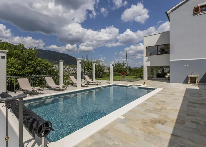 Villa Greystone By Interhome Zvečanje